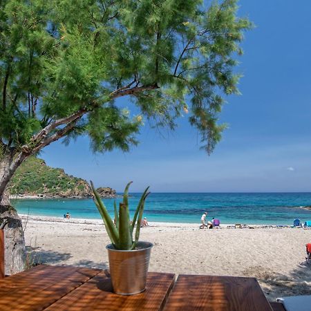 Akhladherí Puerto Seaside Rooms מראה חיצוני תמונה
