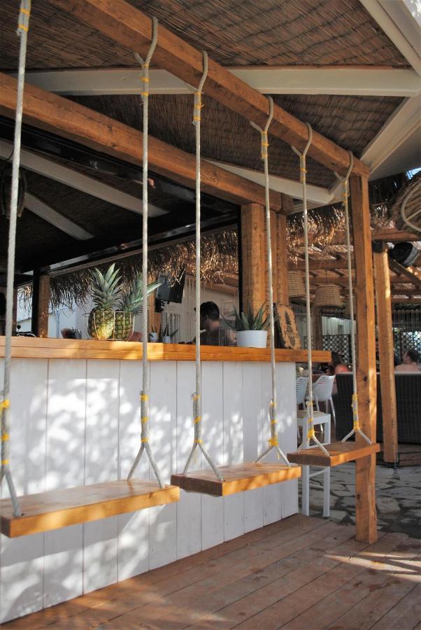 Akhladherí Puerto Seaside Rooms מראה חיצוני תמונה