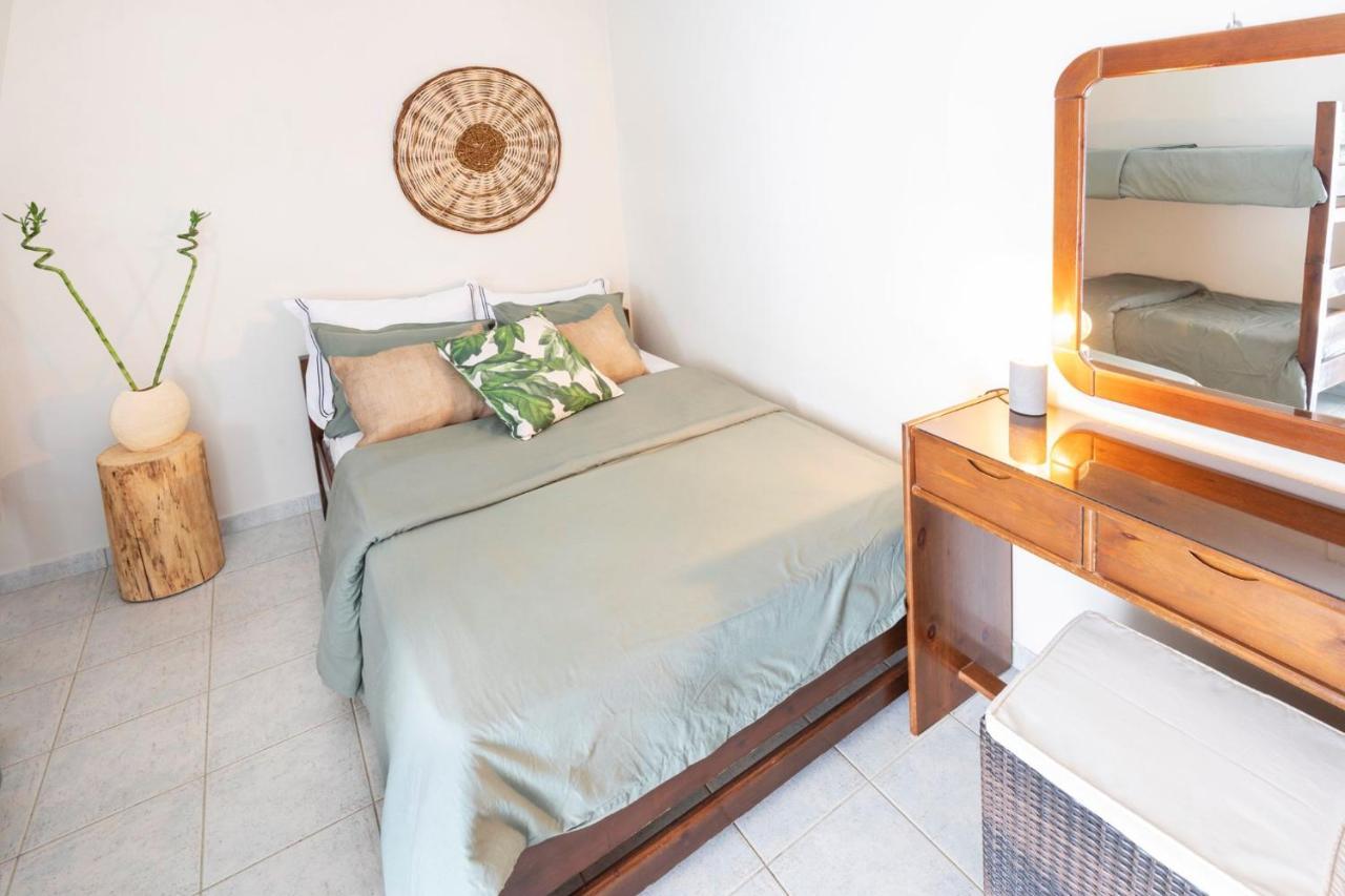 Akhladherí Puerto Seaside Rooms מראה חיצוני תמונה
