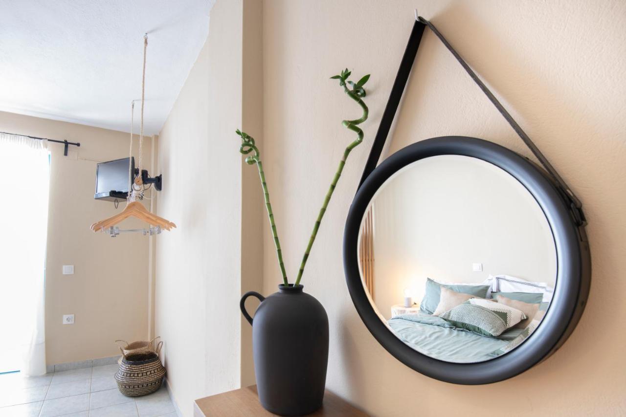 Akhladherí Puerto Seaside Rooms מראה חיצוני תמונה