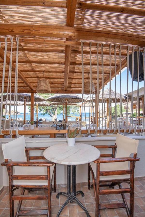 Akhladherí Puerto Seaside Rooms מראה חיצוני תמונה