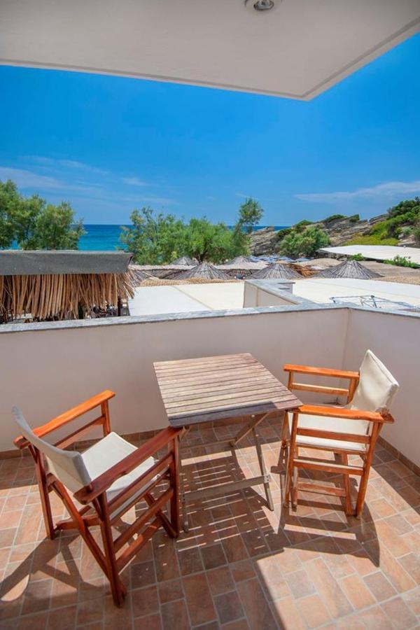 Akhladherí Puerto Seaside Rooms מראה חיצוני תמונה