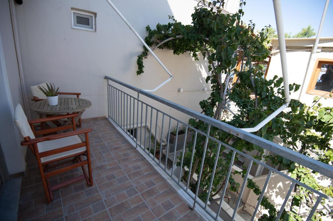 Akhladherí Puerto Seaside Rooms מראה חיצוני תמונה