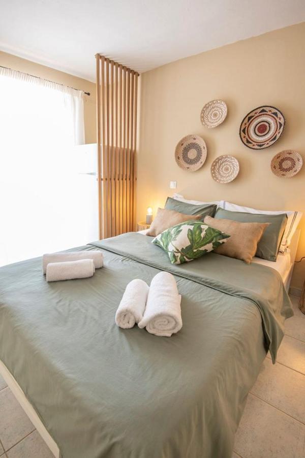 Akhladherí Puerto Seaside Rooms מראה חיצוני תמונה
