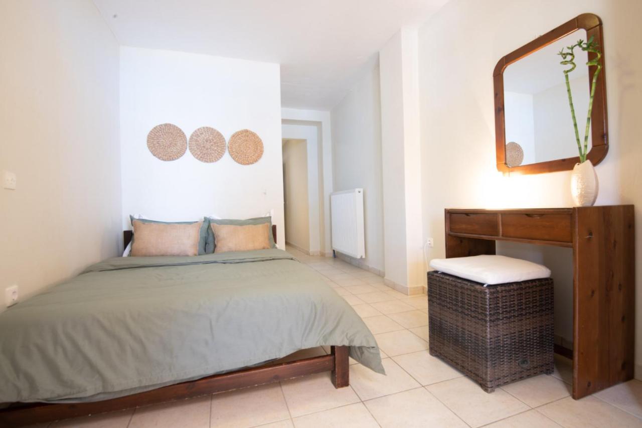 Akhladherí Puerto Seaside Rooms מראה חיצוני תמונה