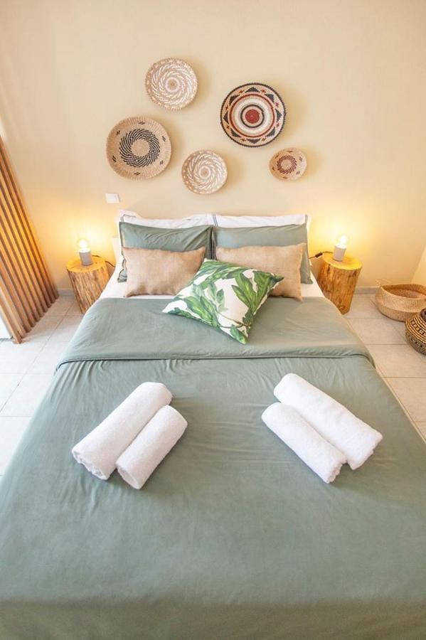 Akhladherí Puerto Seaside Rooms מראה חיצוני תמונה