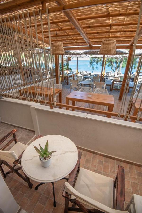 Akhladherí Puerto Seaside Rooms מראה חיצוני תמונה