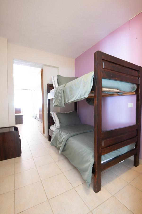Akhladherí Puerto Seaside Rooms מראה חיצוני תמונה
