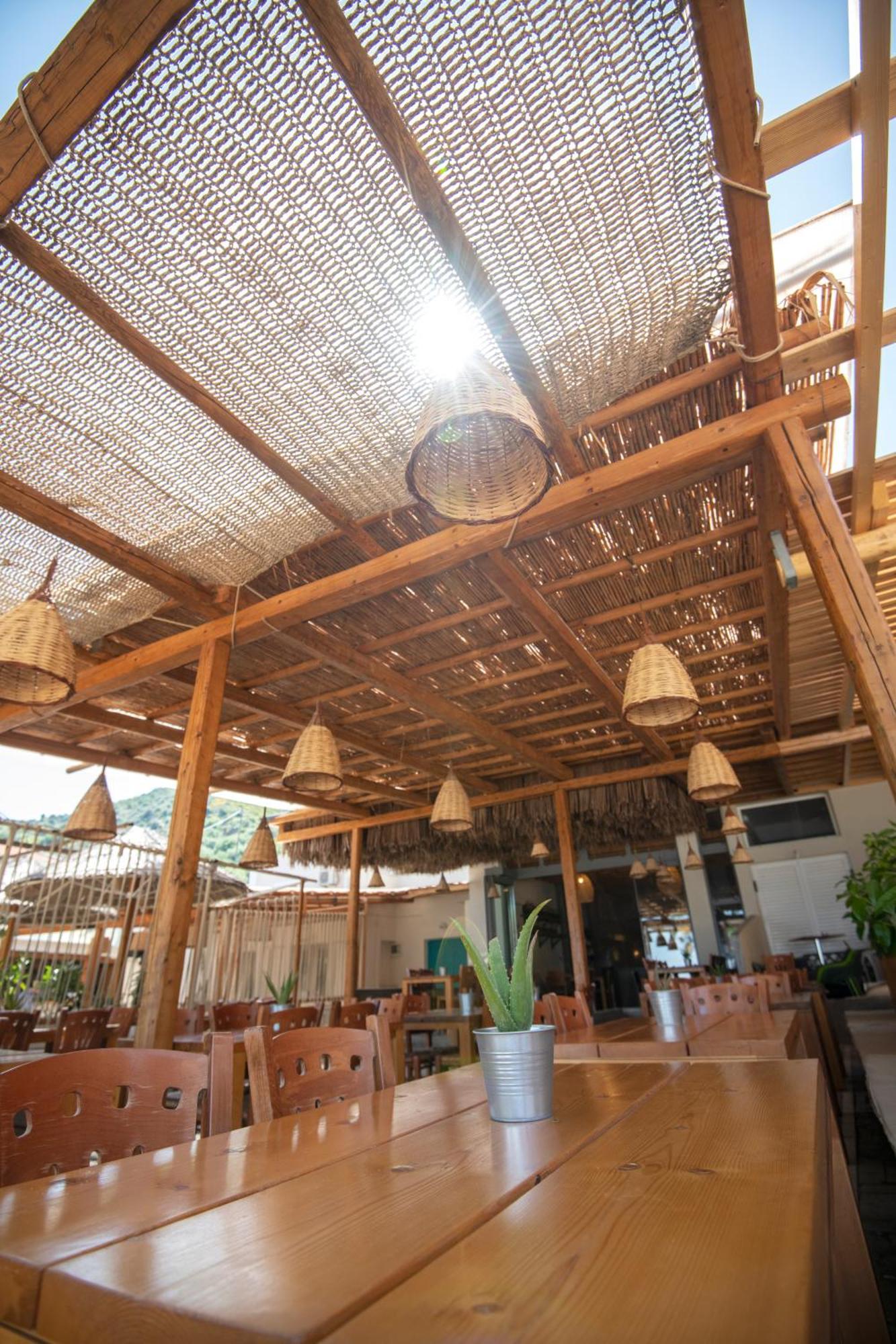 Akhladherí Puerto Seaside Rooms מראה חיצוני תמונה